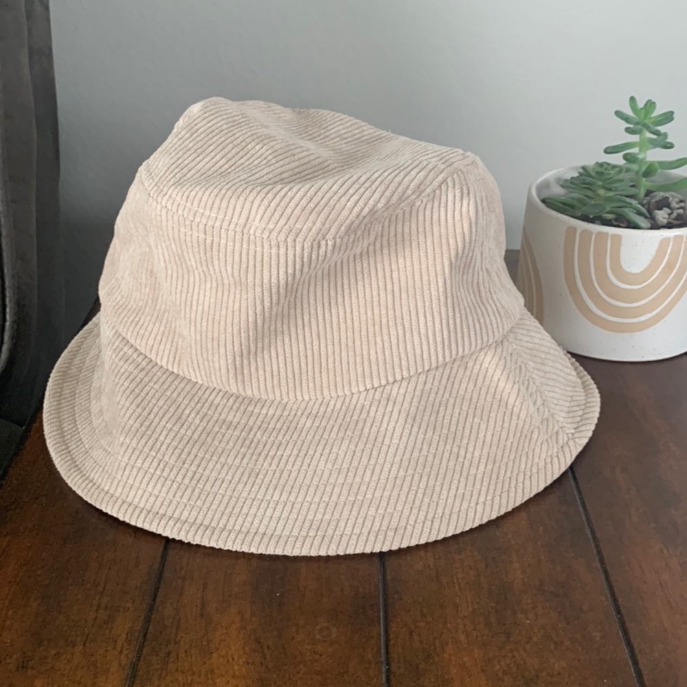 APRES JUNE BUCKET HAT